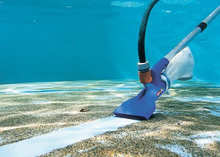 شركة تنظيف مسابح في أبوظبي