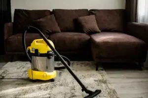"معدات تنظيف احترافية تستخدمها شركة آرت كلينينج"